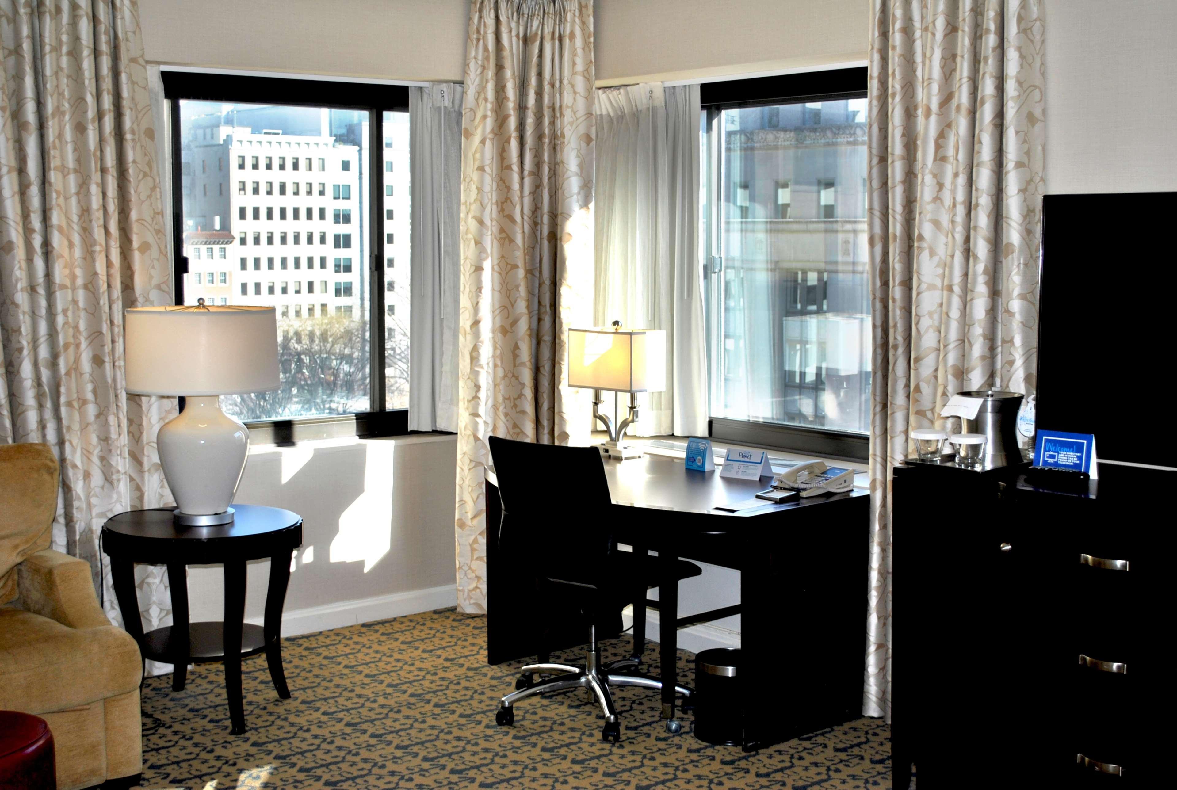 Hotel Capital Hilton Washington Exterior foto