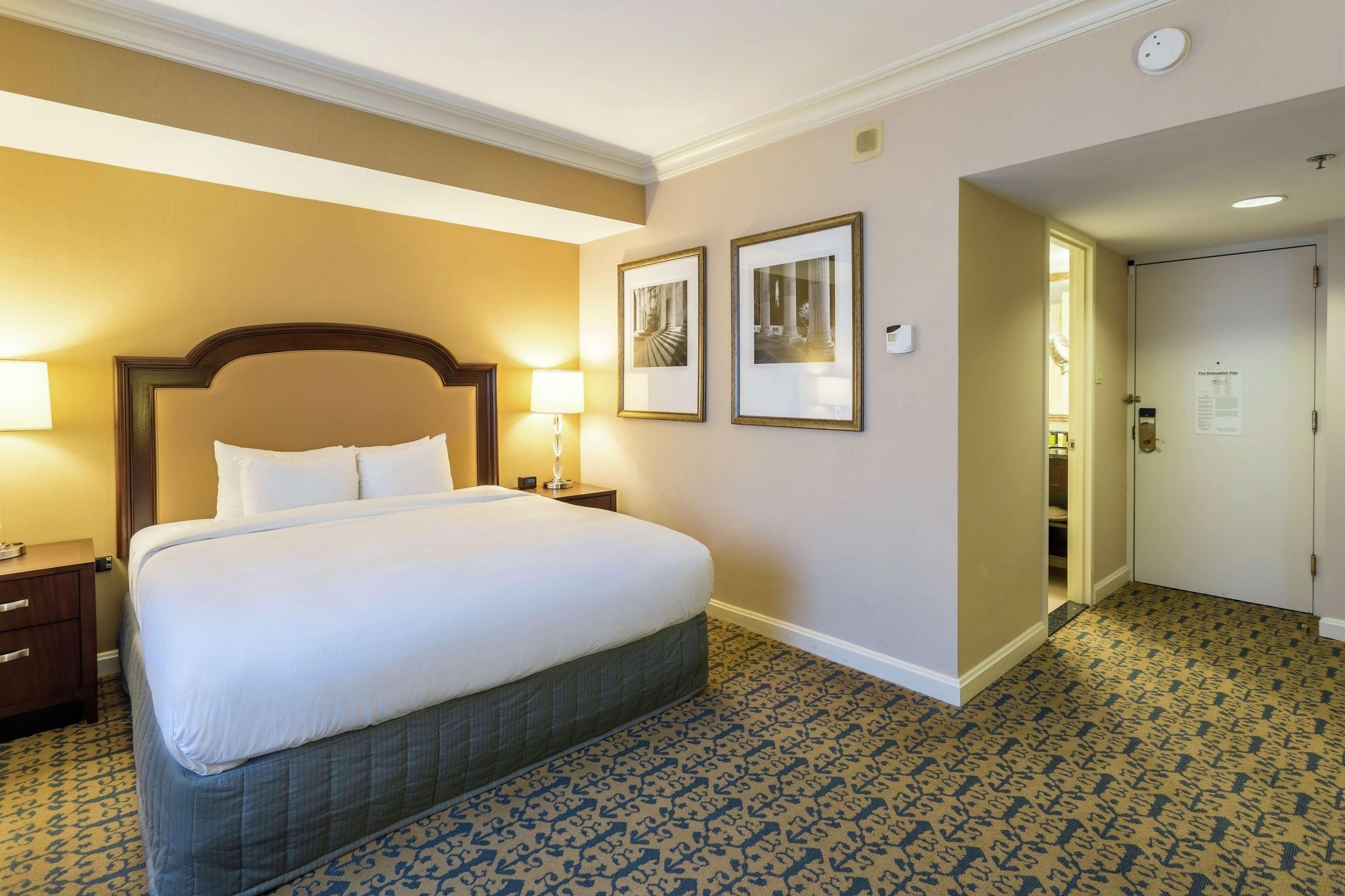 Hotel Capital Hilton Washington Exterior foto