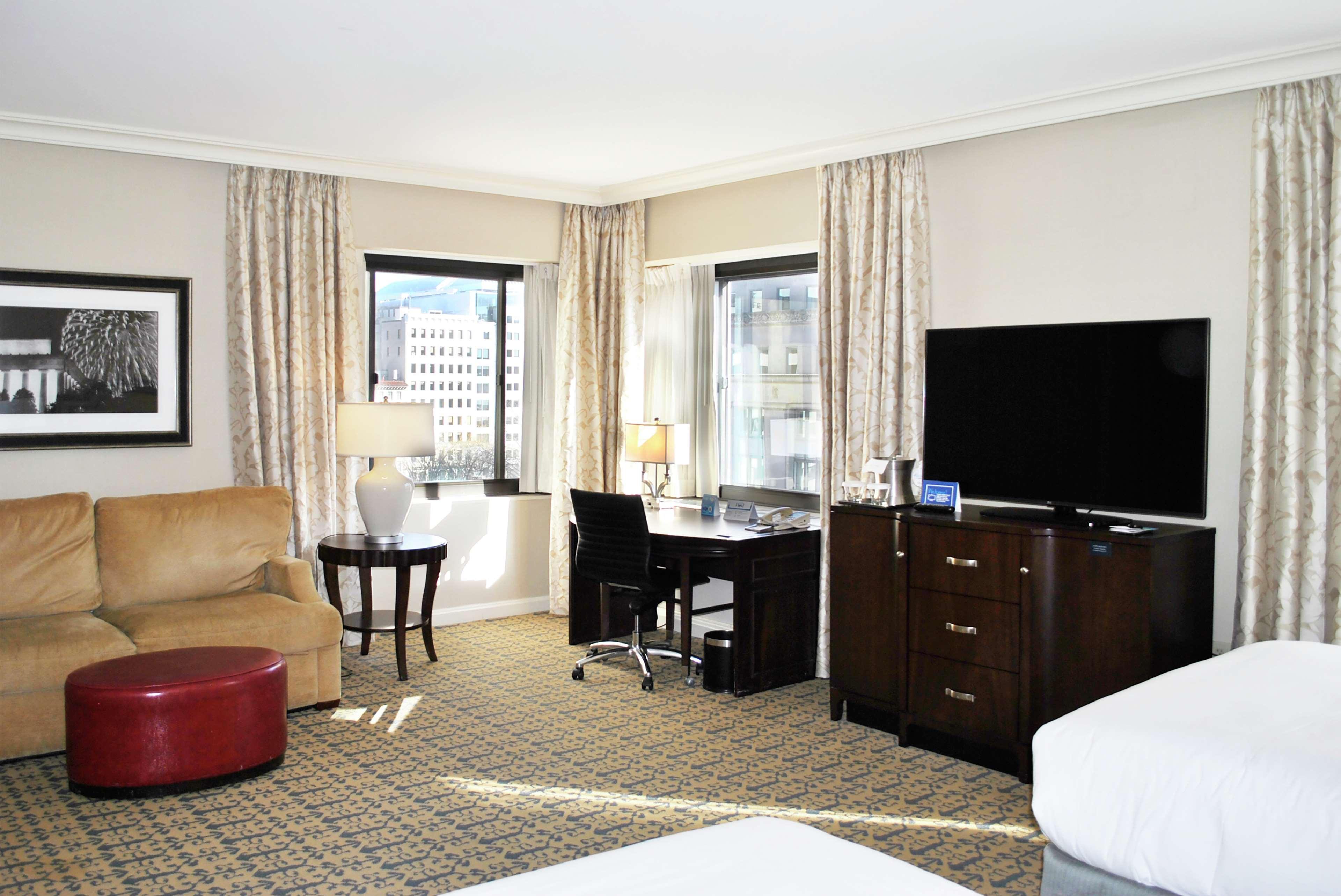 Hotel Capital Hilton Washington Exterior foto